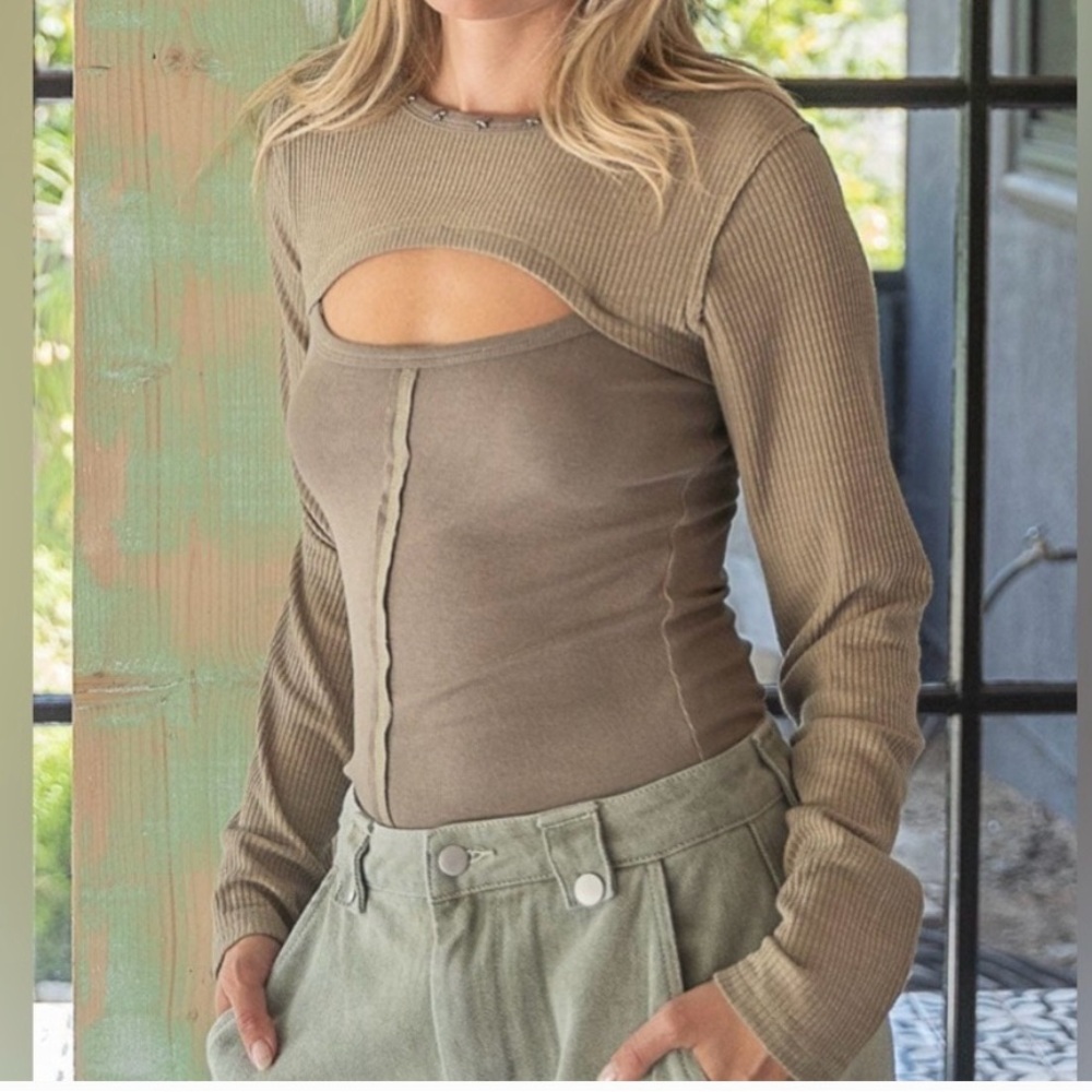 POL Olive Green Chest Cutout Star Studded Raw Edge Long Sleeve Top Size Small